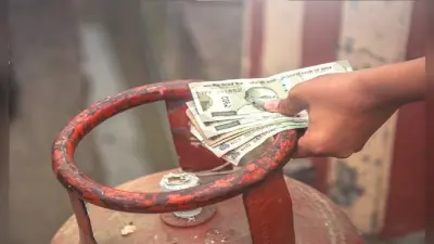 LPG Subsidy: एलपीजी सिलेंडर सब्सिडी को लेकर मोदी सरकार ने लिया ये बड़ा फैसला, गरीबों के लिए खुशखबरी