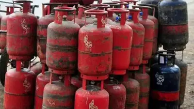 दीपावली और चुनाव से पहले आम लोगों को बड़ा तोहफा, फ्री में 2 गैस सिलेंडर, CNG-PNG वैट में 10% की कटौती