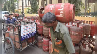 Gujarat Budget 2023 : साल में दो रसोई गैस मुफ्त देगी सरकार, गरीबों को मिलेगी राहत
