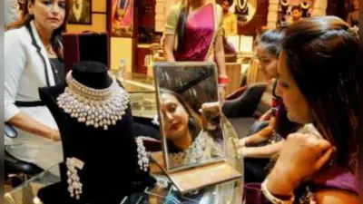 Dhanteras 2020, 7th Pay Commission : धनतेरस पर केंद्रीय कर्मचारियों को मोदी सरकार का तोहफा, LTC कैश वाउचर से कर सकेंगे ये काम…