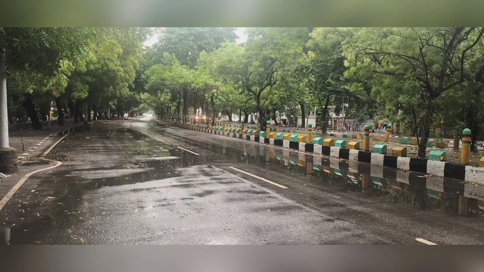 UP Weather Update: पूर्वांचल में भारी बारिश के साथ 22 जिलों को लेकर अलर्ट, 9 जुलाई तक मानसून दिखाएगा तेवर