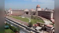 UP में शिक्षकों के ट्रांसफर को लेकर हाईकोर्ट का फैसला, जानें किसे मिलेगा अंतरजनपदीय तबादले का लाभ