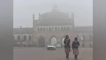 UP Weather: गुलाबी ठंड का दौर अब होगा खत्म, कड़ाके की ठंड और घना कोहरा बढ़ाएगा मुश्किलें