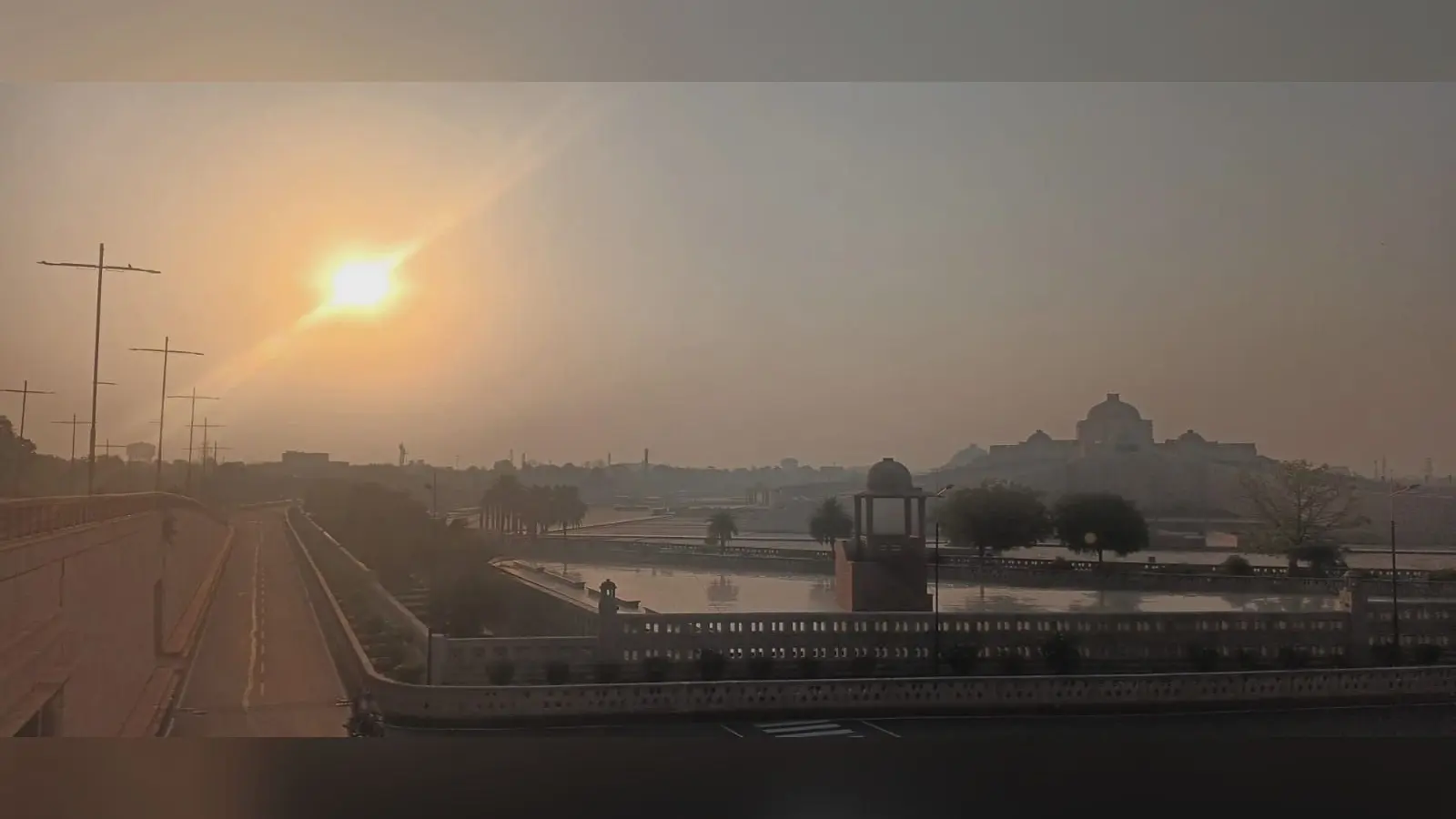 Lucknow Weather News Video: लखनऊ में आज नहीं होगी बारिश, चलेंगी तेज हवाएं, जानें अपने शहर के मौसम का हाल