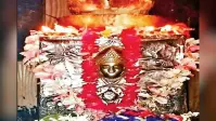 Maa Chandraghanta ki Aarti: जय मां चंद्रघंटा सुख धाम, पूर्ण कीजो मेरे काम…नवरात्रि के तीसरे दिन आरती से मां चंद्रघंटा को करें प्रसन्न