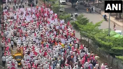महाराष्ट्र में किसानों की महारैली, नासिक से मुंबई तक पदयात्रा पर निकले, सरकार को घेरने की तैयारी