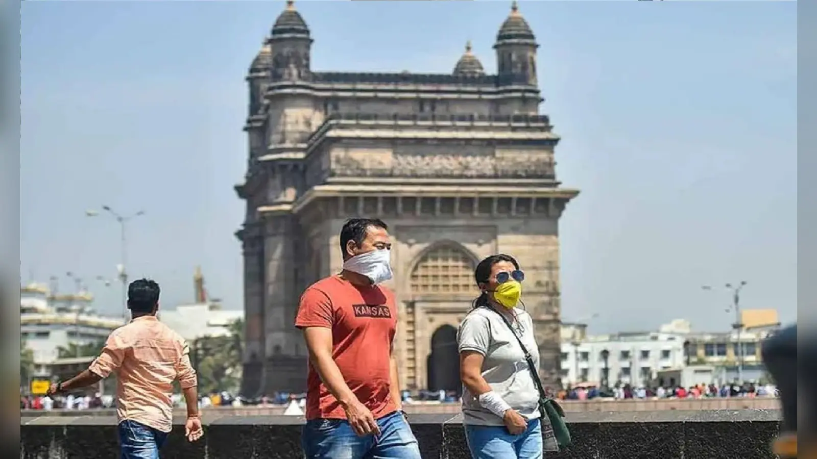 महाराष्ट्र में लग गया नाइट कर्फ्यू,अगर हालात बेहतर नहीं हुए तो लग सकता है संपूर्ण लॉकडाउन