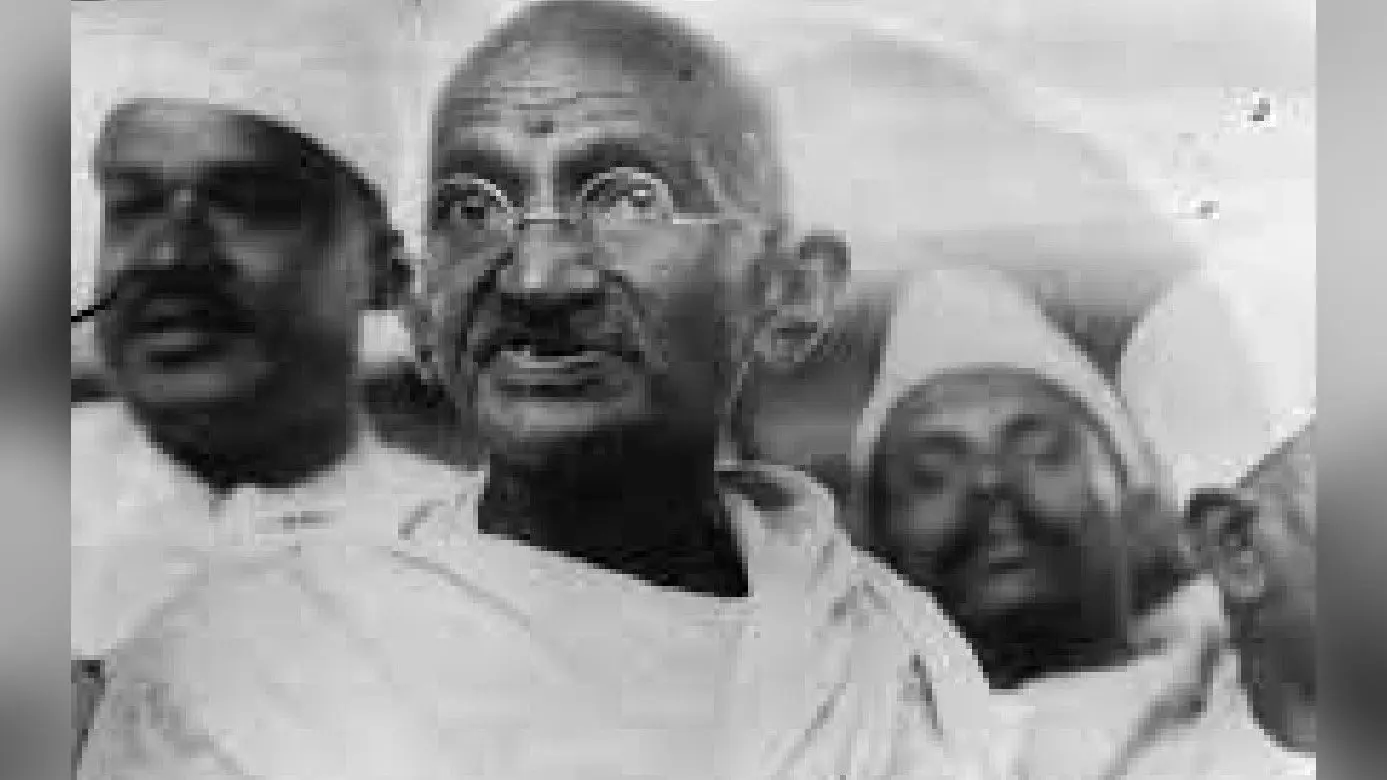 Mahatma Gandhi Death Anniversary: गांधी जी को किसने दी ‘महात्मा’ की उपाधि, जानिए पहली बार किसने कहा था बापू