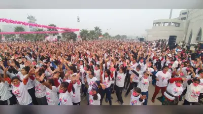 Congress Mahila Marathon: कोहरे में भी जोश में भरी मैराथन में दौड़ीं छात्राएं, बोलीं- लड़की हूं, लड़ सकती हूं