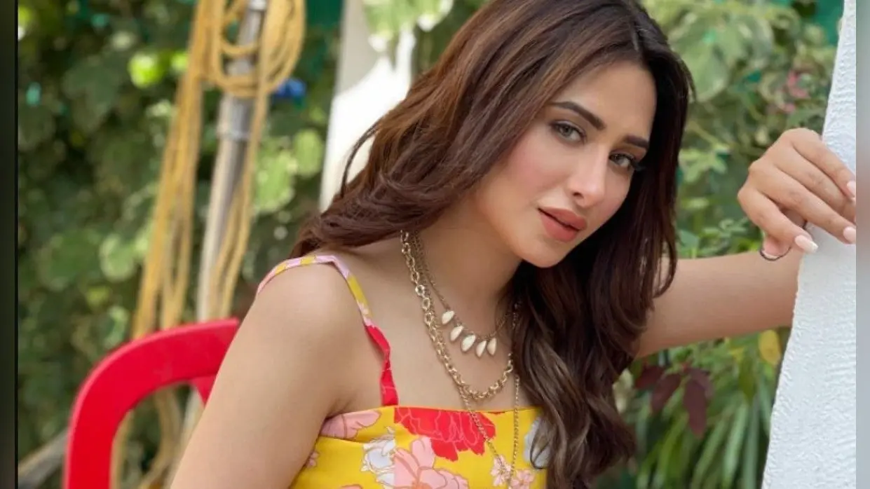 Bigg Boss 13 फेम माहिरा शर्मा ने गुस्से में बीच में छोड़ा इंटरव्यू,बोलीं- मुझे सवाल पसंद नहीं आया…VIDEO