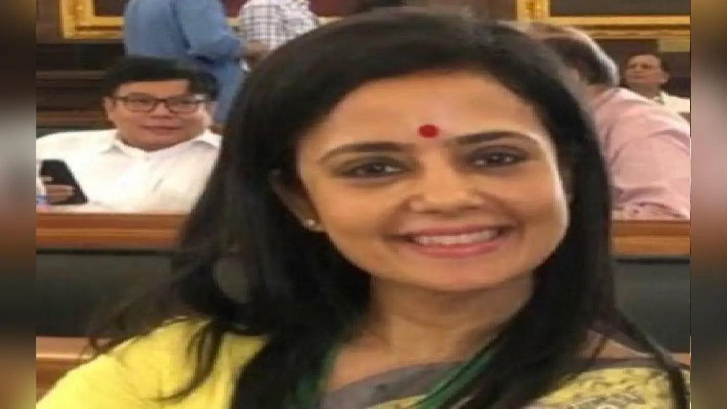 TMC सांसद महुआ मोइत्रा पर भड़कीं ममता बनर्जी, कहा- संगठन के काम में न दें दखल, अपने क्षेत्र को देखें
