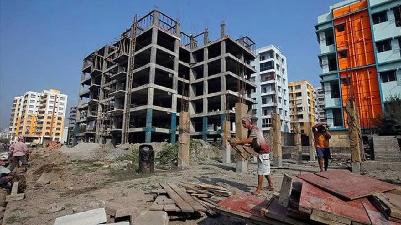 बिहार में अब घर बनाने वालों की जेब होगी ढीली, महंगा हुआ बालू, सरिया और सीमेंट का भी जानें रेट