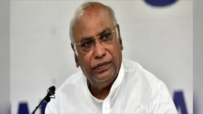 Mallikarjun Kharge: श्रमिक संघ के नेता से लेकर कांग्रेस के अध्यक्ष पद तक का सफर, देखें राजनीतिक पारी
