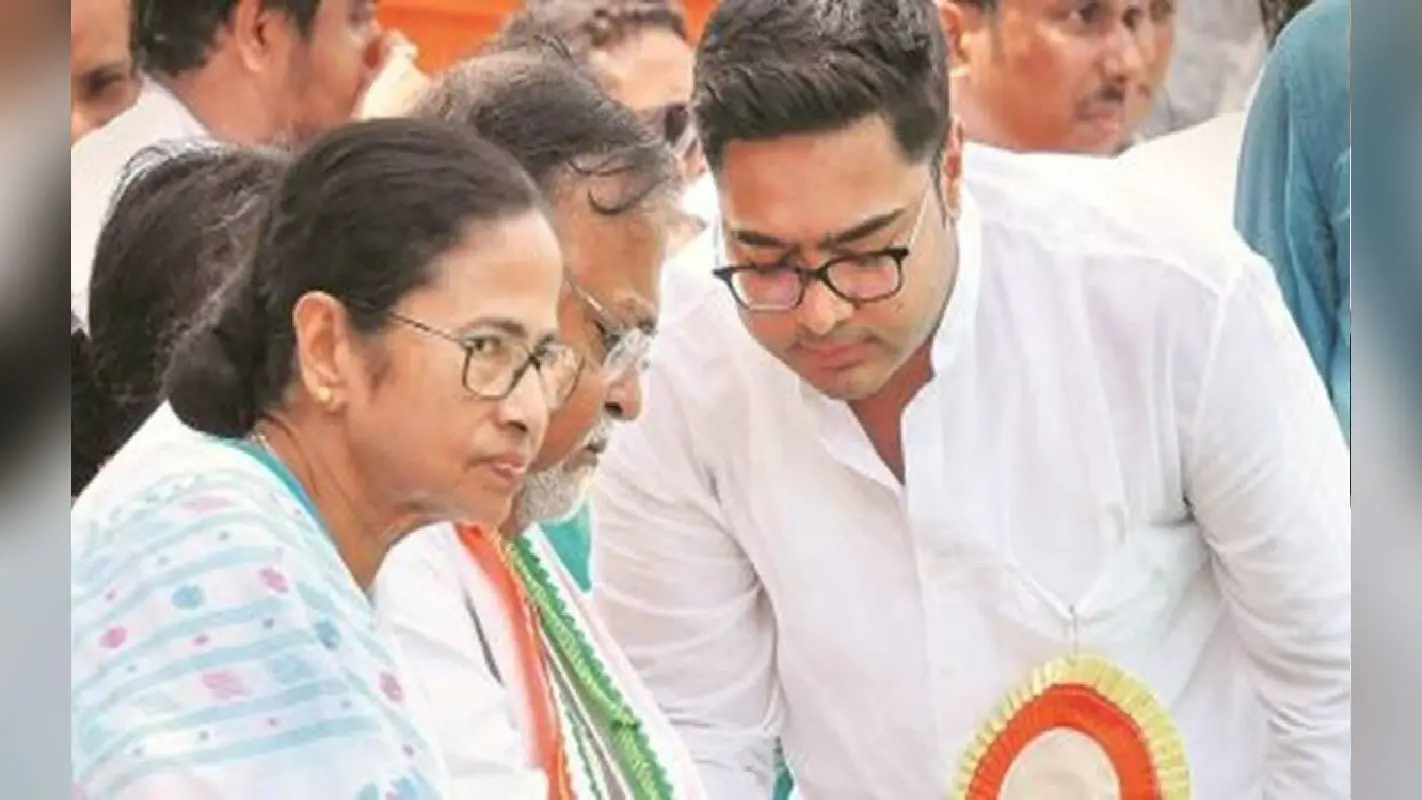 मुख्यमंत्री ममता बनर्जी का ऐलान : घर- घर जाकर सरकारी योजनाओं की जानकारी देंगे ‘दीदी के दूत’