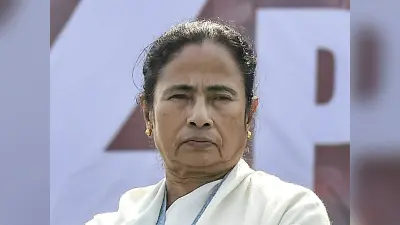 कोलकाता : आइसोलेशन वार्ड में होगी 800 बेडों की सुविधा, निजी अस्पतालों से भी ममता ने मांगी मदद