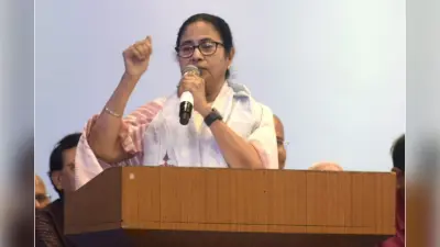अखिल गिरि के बयान पर ममता बनर्जी ने मांगी माफी कहा – हम सब राष्ट्रपति का सम्मान करते है