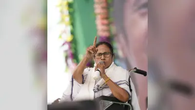 Bengal Chunav 2021: ममता बनर्जी के कूचबिहार जाने पर लगा ग्रहण, ECI ने नेताओ की एंट्री पर लगा दी 72 घंटे की रोक