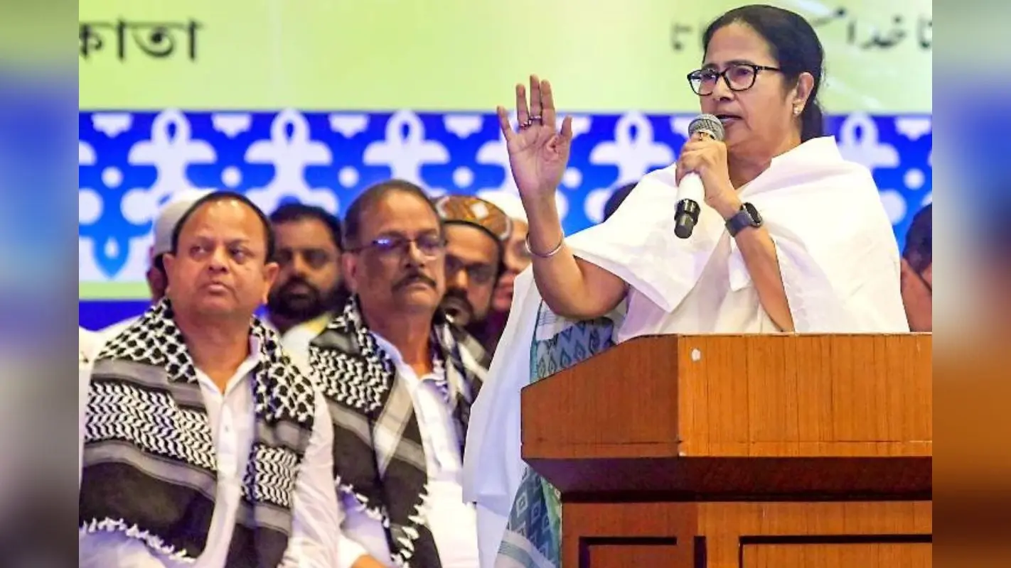 बंगाल : ममता बनर्जी की बड़ी घोषणा, अब इमाम, मुअज्जिन व पुरोहितों के भत्ते में 500 रुपये की हुई वृद्धि