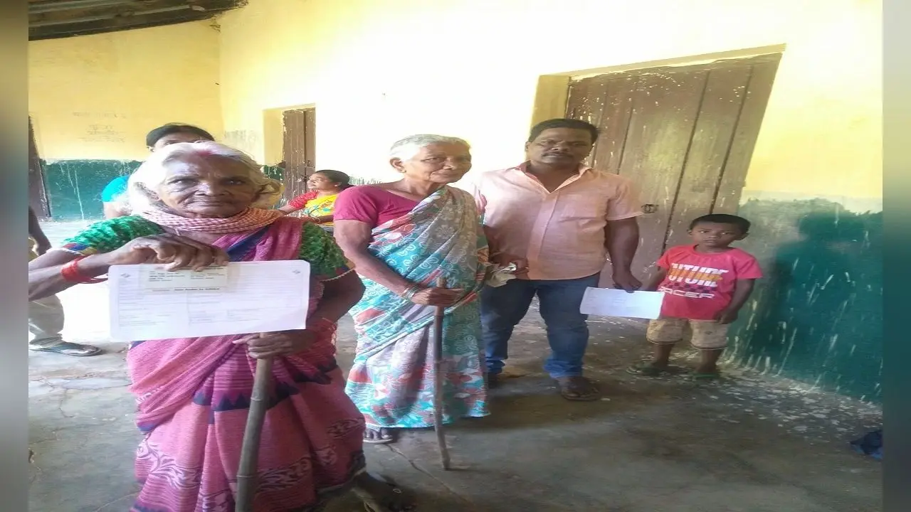 Mandar By-Election: मांडर विधानसभा उपचुनाव में वोटिंग को लेकर महिला, बुजुर्गों व दिव्यांगों में उत्साह
