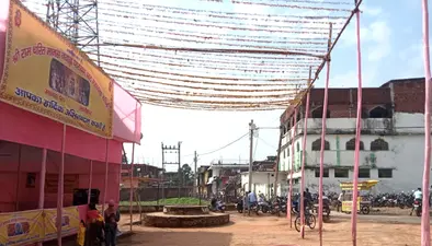 Durga Puja: नवरात्र में यहां मस्जिद के अंदर होती है अल्लाह की इबादत, बाहर रामचरितमानस का पाठ