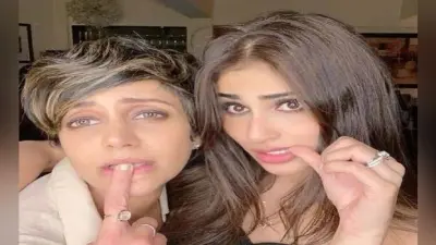 Mouni Roy ने शेयर की Mandira Bedi की थ्रोबैक फोटो, गले लगाते हुए Naagin एक्ट्रेस ने लिखा ‘My Baby Strongest’