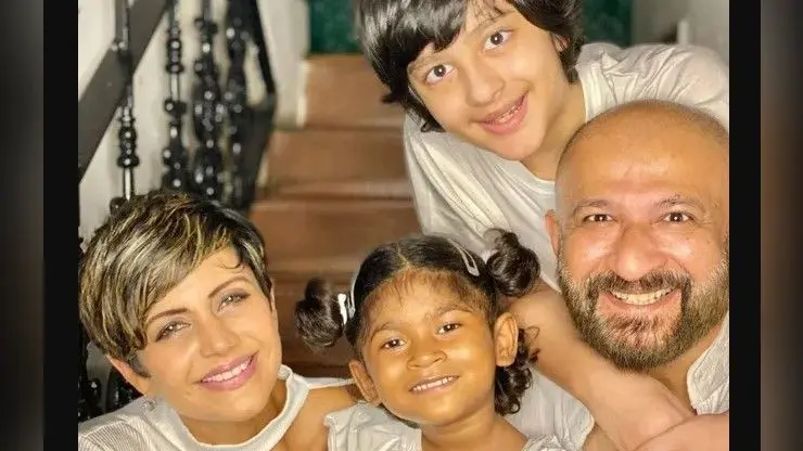 मंदिरा बेदी को ट्रोल कर रहे यूजर्स पर भड़कीं सोना महापात्रा, बोलीं मूर्खता की हद है…