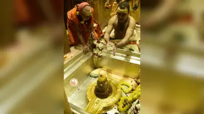 श्रीकाशी विश्वनाथ के भक्तों को महंगाई का झटका! महंगी हुई मंगला और भोग आरती, एक मार्च से देने होंगे इतने रुपये