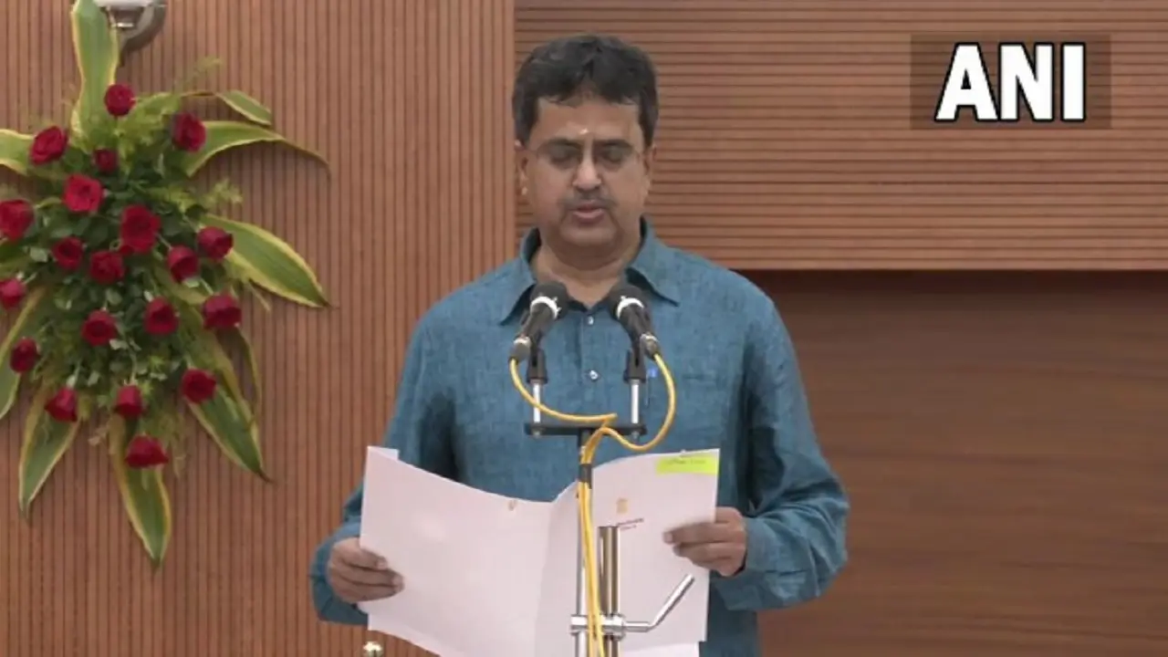 त्रिपुरा में महिला सीएम बनाने पर बीजेपी कर रही विचार! जानिए कहां जाएंगे ‘माणिक साहा’?