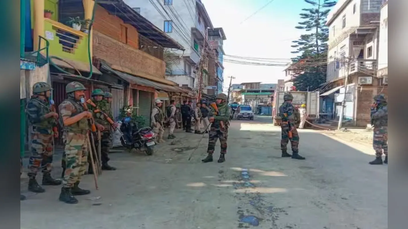 Manipur Violence: मणिपुर में नहीं थम रही हिंसा, बंदूकधारियों और असम राइफल्स के बीच गोलीबारी, दो जवान घायल