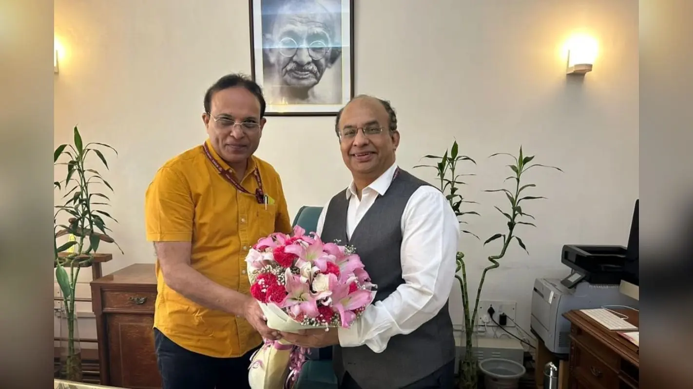 भारतीय सूचना सेवा के वरिष्ठ अधिकारी मनीष देसाई ने पीआईबी के प्रधान महानिदेशक का संभाला पदभार