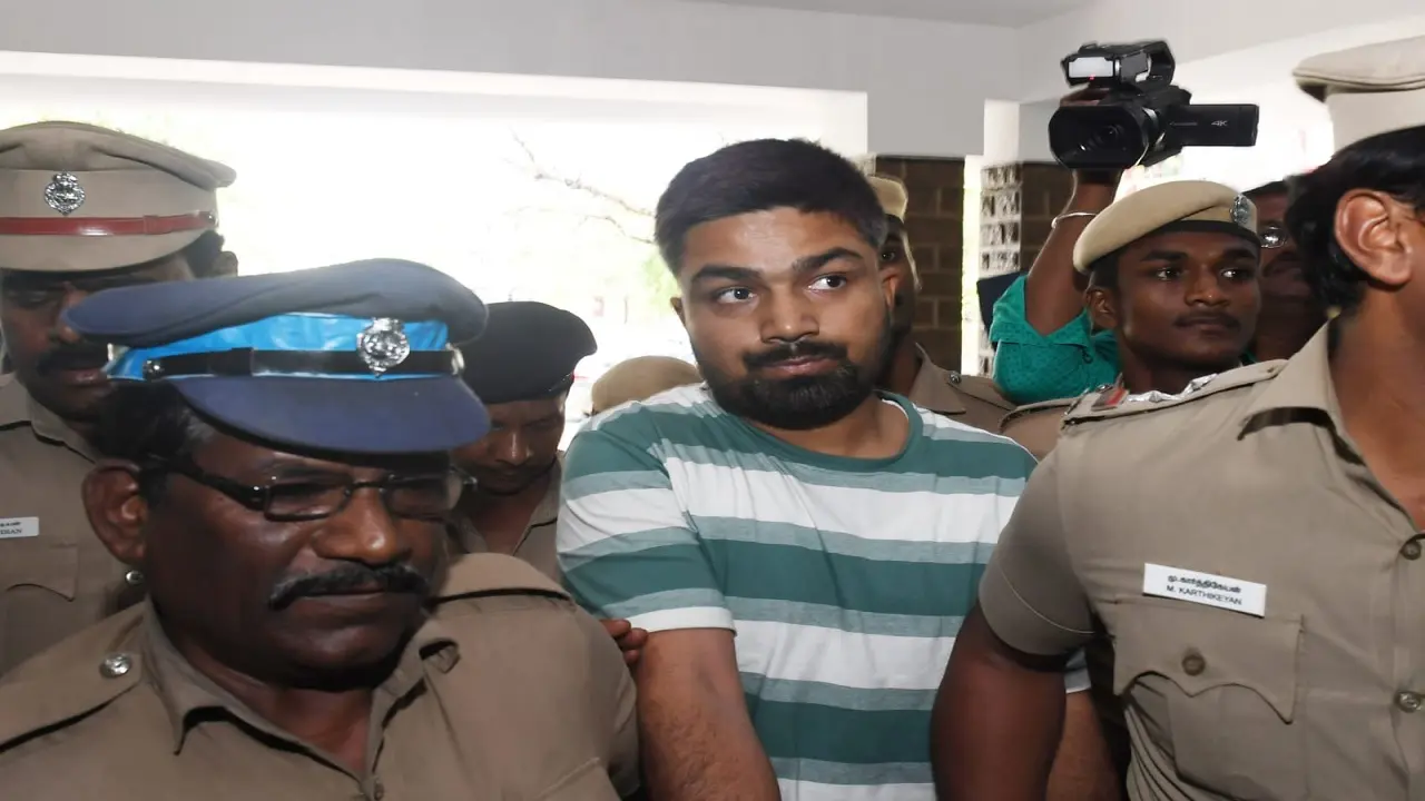 मनीष कश्यप के ऊपर लगा NSA हटेगा? सुप्रीम कोर्ट ने भेजा नोटिस, जानें क्या दावा कर रहे वकील एपी सिंह