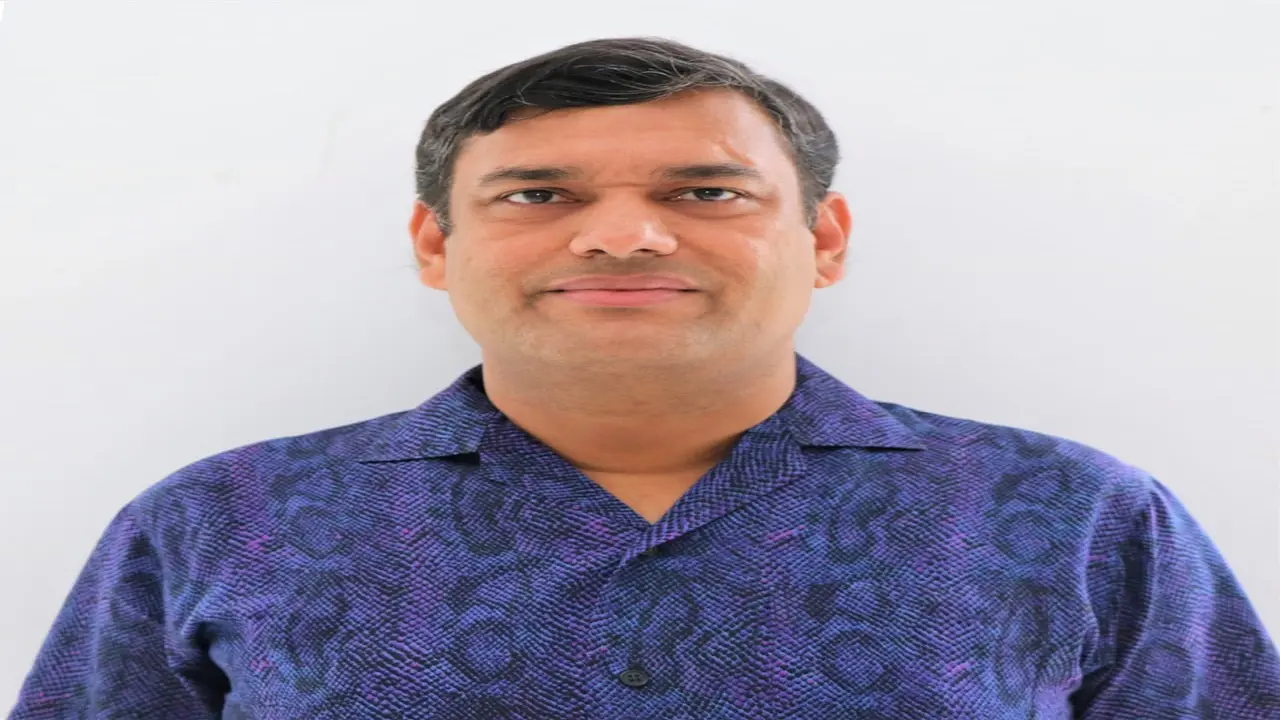 मनरेगा में नहीं बरतें लापरवाही, शिकायतों का निबटारा कर रोजगार पर दें जोर, बोले ग्रामीण विकास सचिव मनीष रंजन