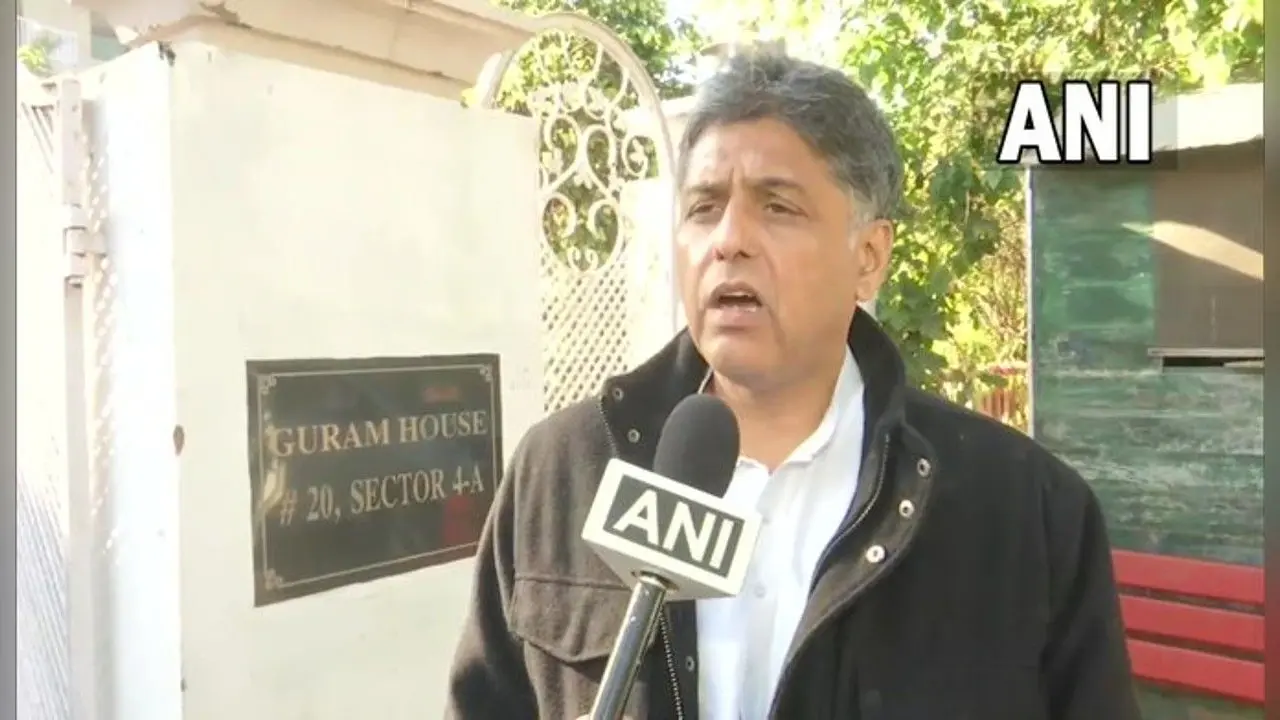 कांग्रेस के बागी नेताओं का नया पैंतरा: पार्टी में आमूल बदलाव की मांग करने वालों ने खड़गे को दिया समर्थन