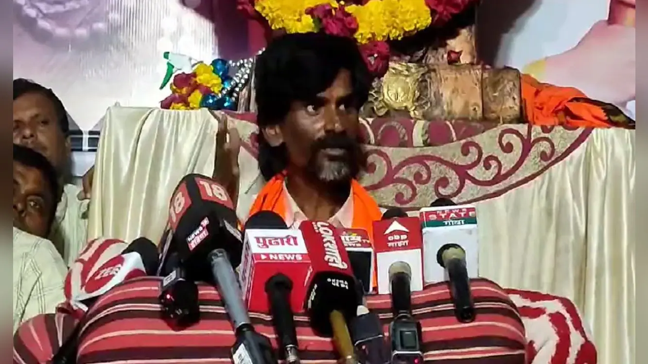 Maratha Reservation: भूख हड़ताल पर बैठे मनोज जारंगे की हालत बिगड़ी, मुश्किल में शिंदे सरकार