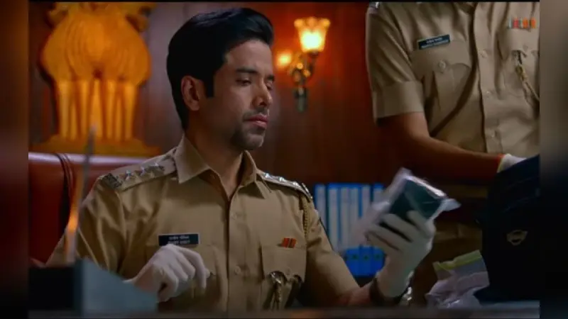Maarrich Trailer: दमदार पुलिसवाले के किरदार में तुषार कपूर, मर्डर केस सुलझाने में उलझे एक्टर