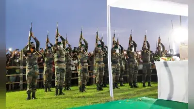 दिल में चीन के खिलाफ आक्रोश, आंखों में आंसू : सैनिक सम्मान के साथ शहीद विपुल रॉय को दी अंतिम विदाई