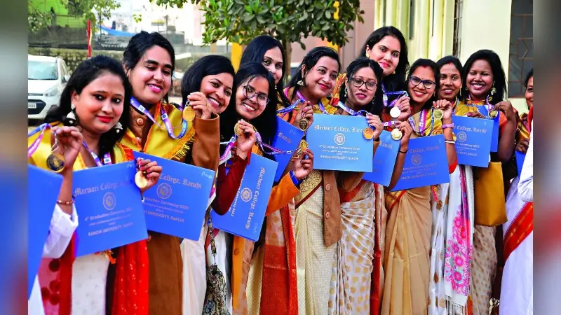मारवाड़ी कॉलेज रांची के दीक्षांत समारोह में 2550 को मिली डिग्री, कुलपति बोले आनेवाला समय है आपका
