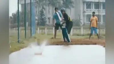 जब सचिन तेंदुलकर ने पानी से भरी खतरनाक पिच पर की ताबड़तोड़ बैटिंग, VIDEO देख हर कोई हुआ था हैरान
