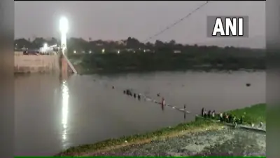 Morbi Bridge Collapse: मोरबी पुल हादसे में कुल 135 लोगों की मौत, सर्च ऑपरेशन खत्म