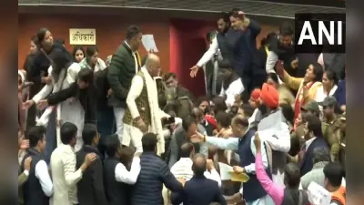 Delhi MCD: MCD की कार्यवाही कल तक के लिए स्थगित, रेखा गुप्ता और अमित नागपाल पर होगी कार्रवाई