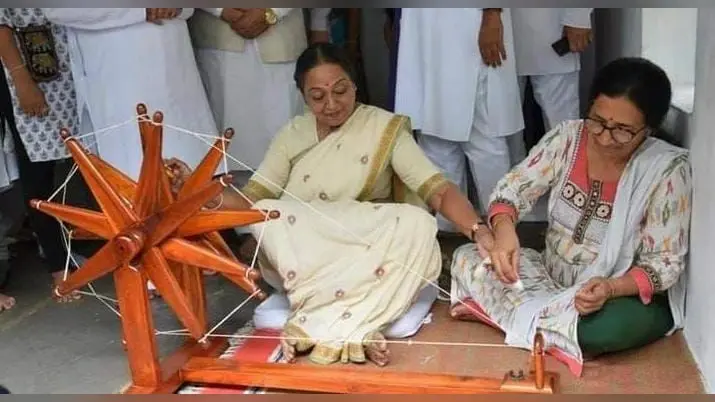 बिहार कांग्रेस की अध्यक्ष बन सकती हैं मीरा कुमार, आलाकमान ने प्रभारी भक्त चरण दास के सिफारिश को ठुकराया!