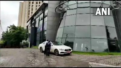 Cyrus Mistry Accident: हांगकांग से ठाणे पहुंची मर्सिडीज की एक्सपर्ट टीम, दुर्घटनाग्रस्त कार की करेगी जांच