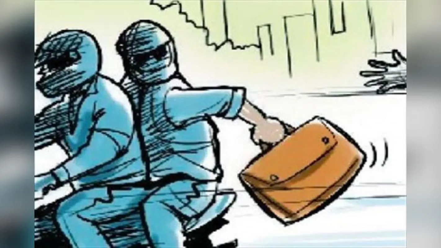 मेरठ: पुलिस की वर्दी पहने लुटेरे चेकिंग के नाम पर रोडवेज बस में चढ़े, सर्राफा व्यवसायी से दो लाख का सोना लूटा