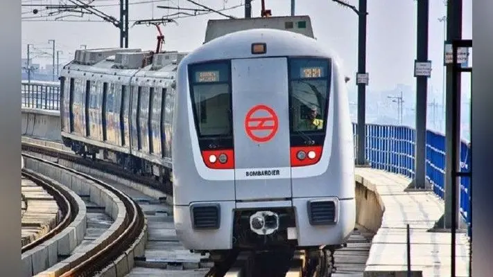 दिल्ली में लॉकडाउन का असर मेट्रो सेवाएं पर भी, सफर करने से पहले जान लें ये जरूरी बातें