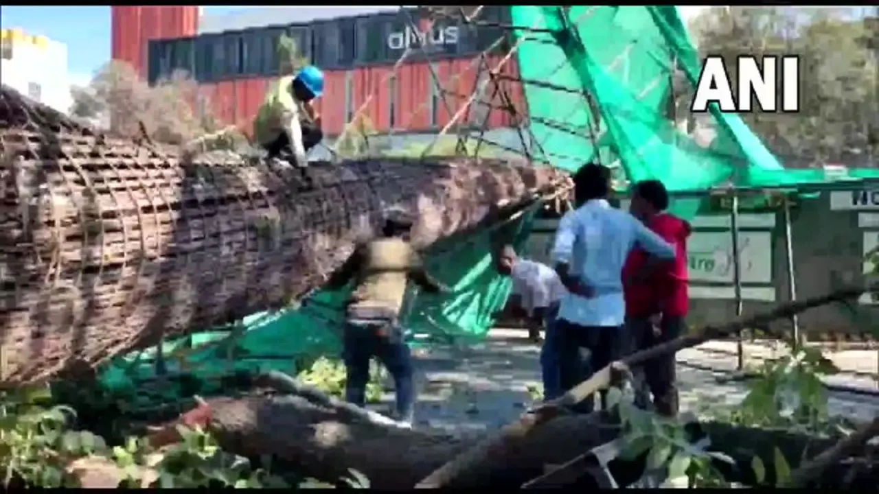 Metro Pillar Collapsed: बेंगलुरु में मेट्रो का अंडर कंस्ट्रक्शन पिलर गिरा, बाइक सवार मां-बेटे की मौत