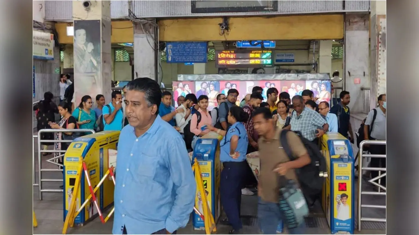 WB News : कोलकाता मेट्रो रेल की पटरी पर शव मिलने के बाद ट्रेन सेवा आंशिक रूप से प्रभावित