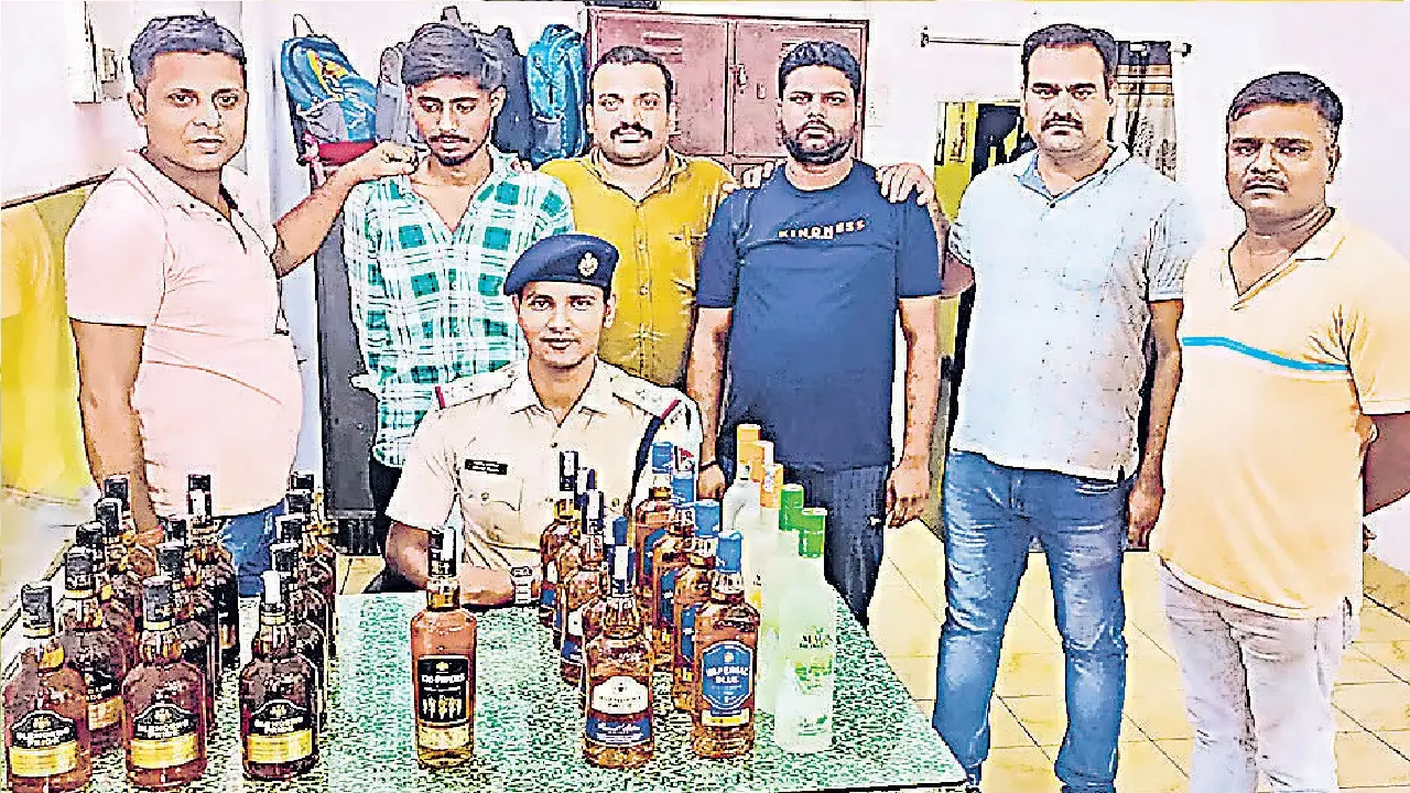 मुजफ्फरपुर के स्कूल में दवा स्प्रे करने से कई बच्चे हुए बेहोश, दो शिक्षिका की भी हालत बिगड़ी