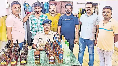 हावड़ा मुम्बई एक्सप्रेस से शराब के साथ दो गिरफ्तार, 30 बोतल विदेशी शराब बरामद