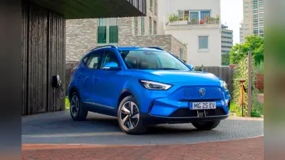 MG ZS EV का सबसे सस्ता वेरिएंट भारत में लॉन्च, जानें कीमत, फीचर्स और रेंज की डीटेल्स