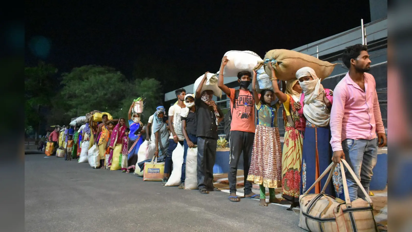 विषाणु वैज्ञानिक का दावा लॉकडाउन से भी अब नहीं थमेगी कोविड-19 की रफ्तार